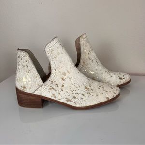 Coconuts by Matisse Cowhide Print Boots 9.5 M